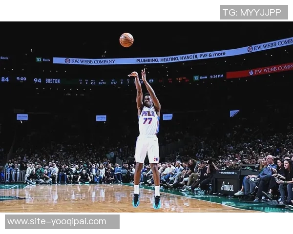 埃奇库姆表现出色次节独得12分全场贡献16分2板3助3断助力球队稳定发挥